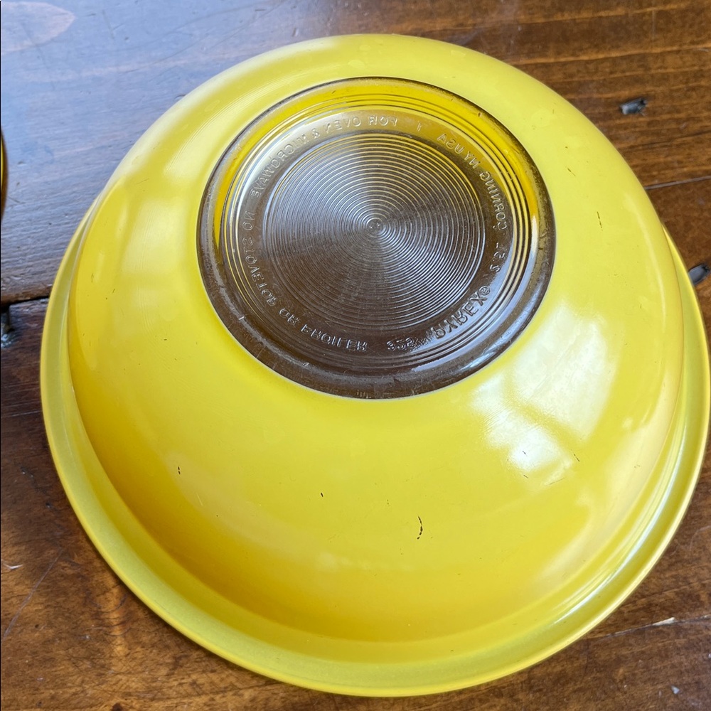 3- Pyrex Vintage Mixing Bowls Yellow Clear Bottoms - Picture 14 of 16